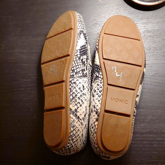 Vionic chill Piper Natural Snakeskin Leather comfort Driving Loafers size 9 - Picture 2 of 4